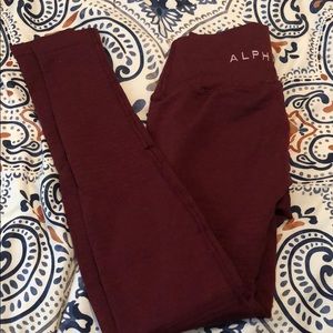 Maroon legging!